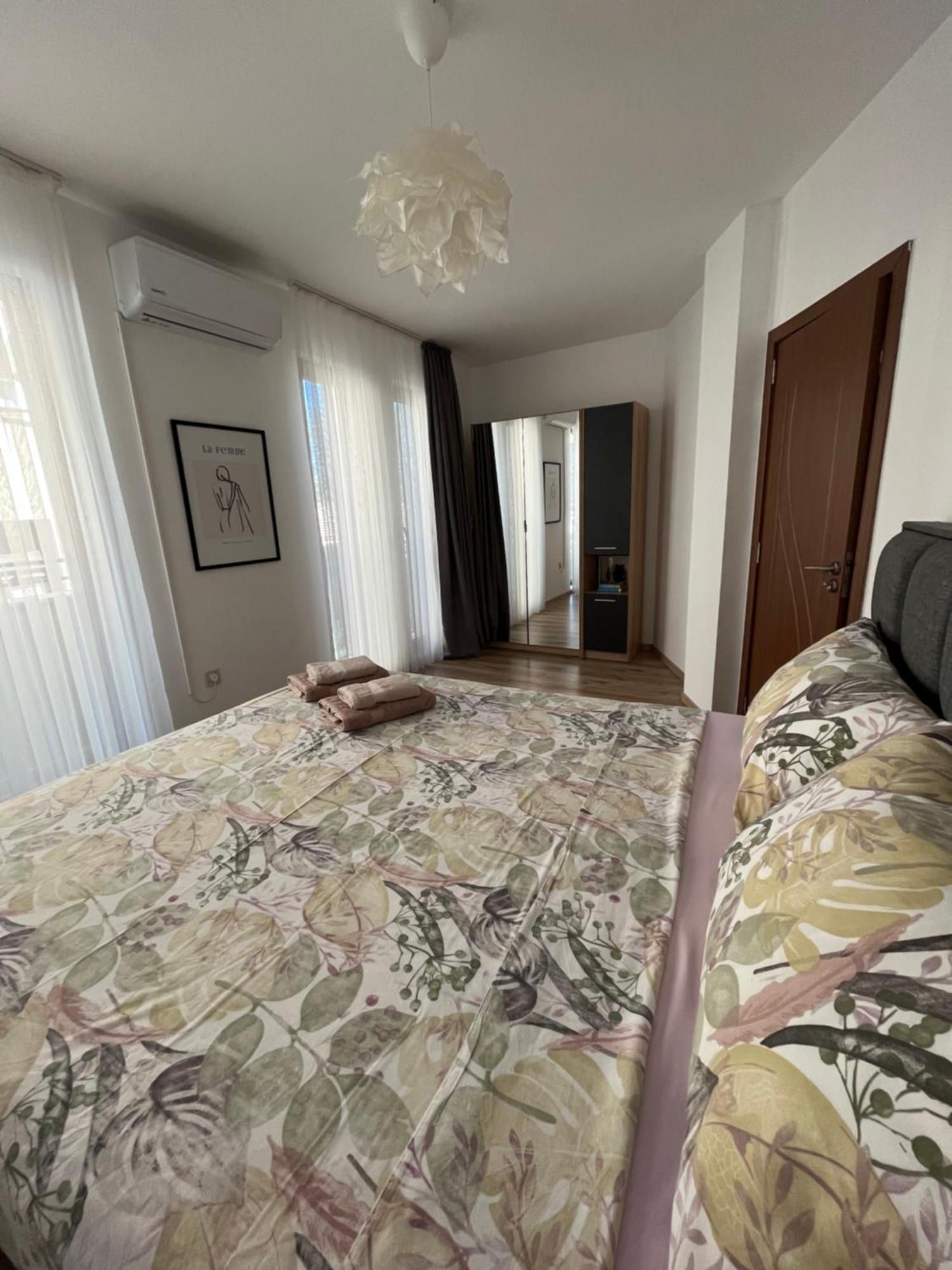 בורגאס Azzurro Premium Apartment On Bulevard Bogoridi מראה חיצוני תמונה